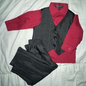 NWOT- Andrew Fezza 3-pc suit for baby. Sz: 3-6 mos. $25.